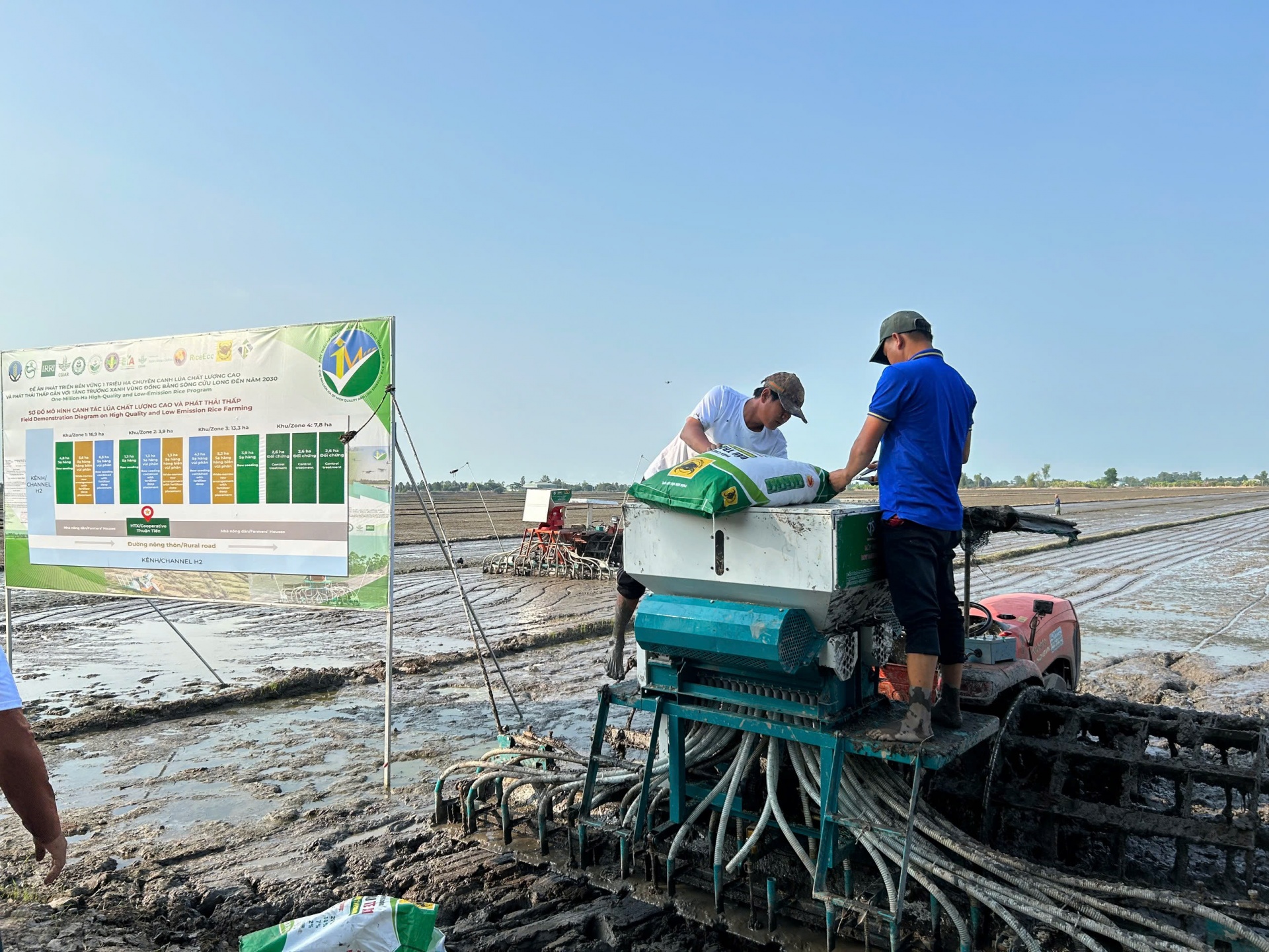 Đồng bằng sông Cửu Long đối mặt với suy thoái đất và ô nhiễm môi trường