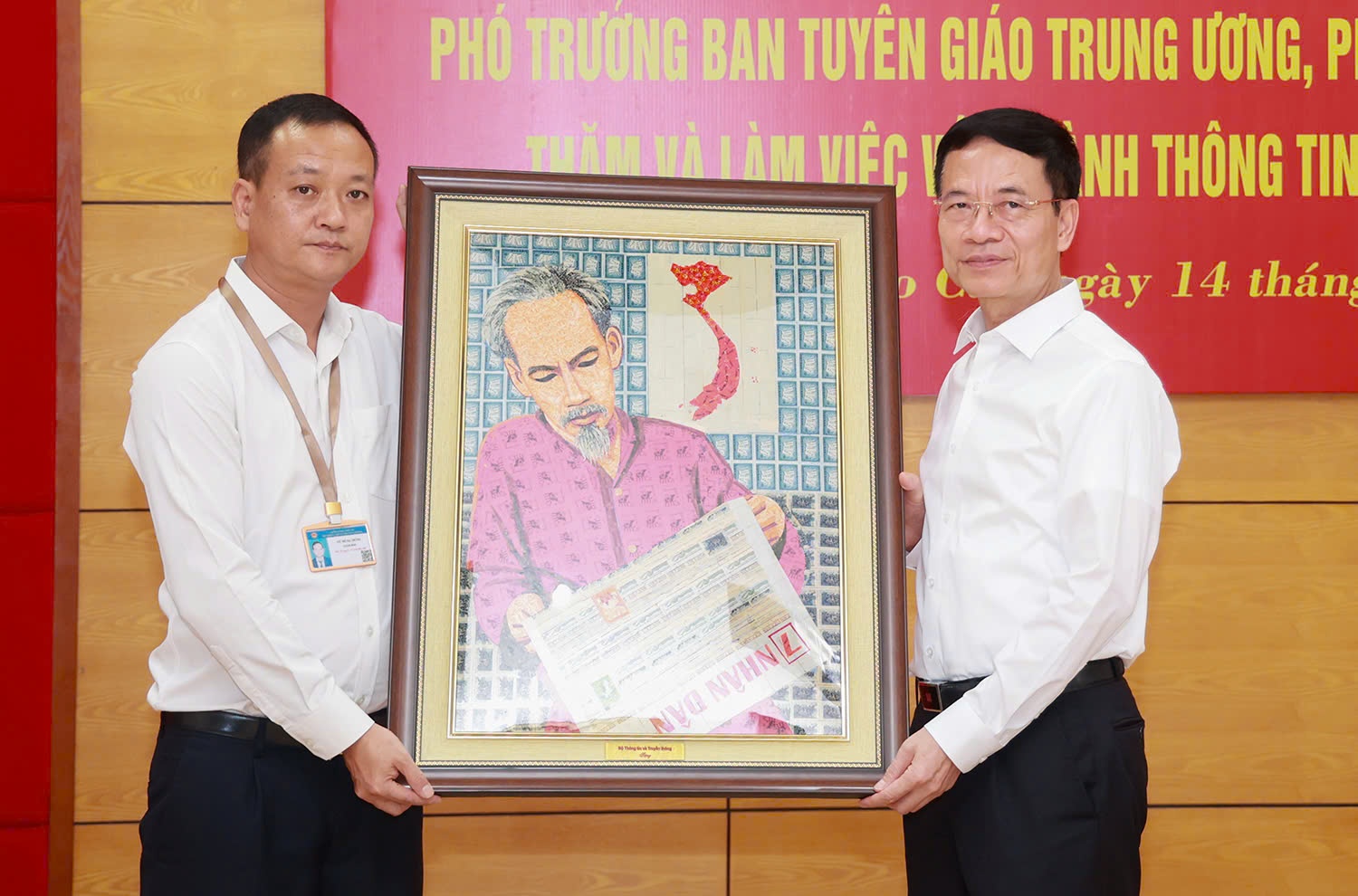 Bộ trưởng Bộ Thông tin và Truyền thông Nguyễn Mạnh Hùng thăm và làm việc tại tỉnh Lào Cai