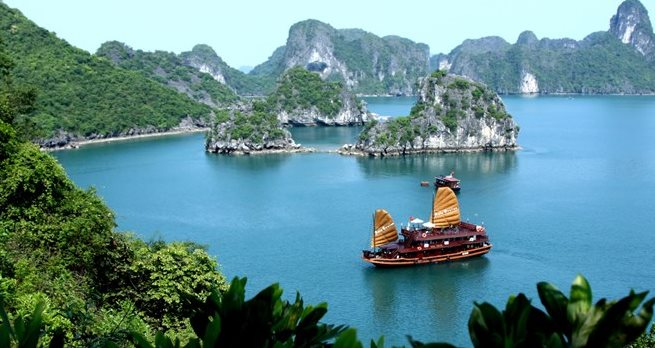 Du lịch Quảng Ninh chuyển từ “nâu” sang “xanh” để ứng phó với biến đổi khí hậu Du lịch Quảng Ninh chuyển từ “nâu” sang “xanh” để ứng phó với biến đổi khí hậu