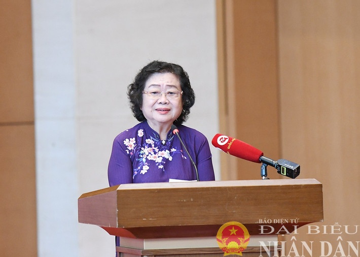 Chủ tịch Quỹ Giải thưởng Vừ A Dính Trương Mỹ Hoa phát biểu - Ảnh: daibieunhandan.vn