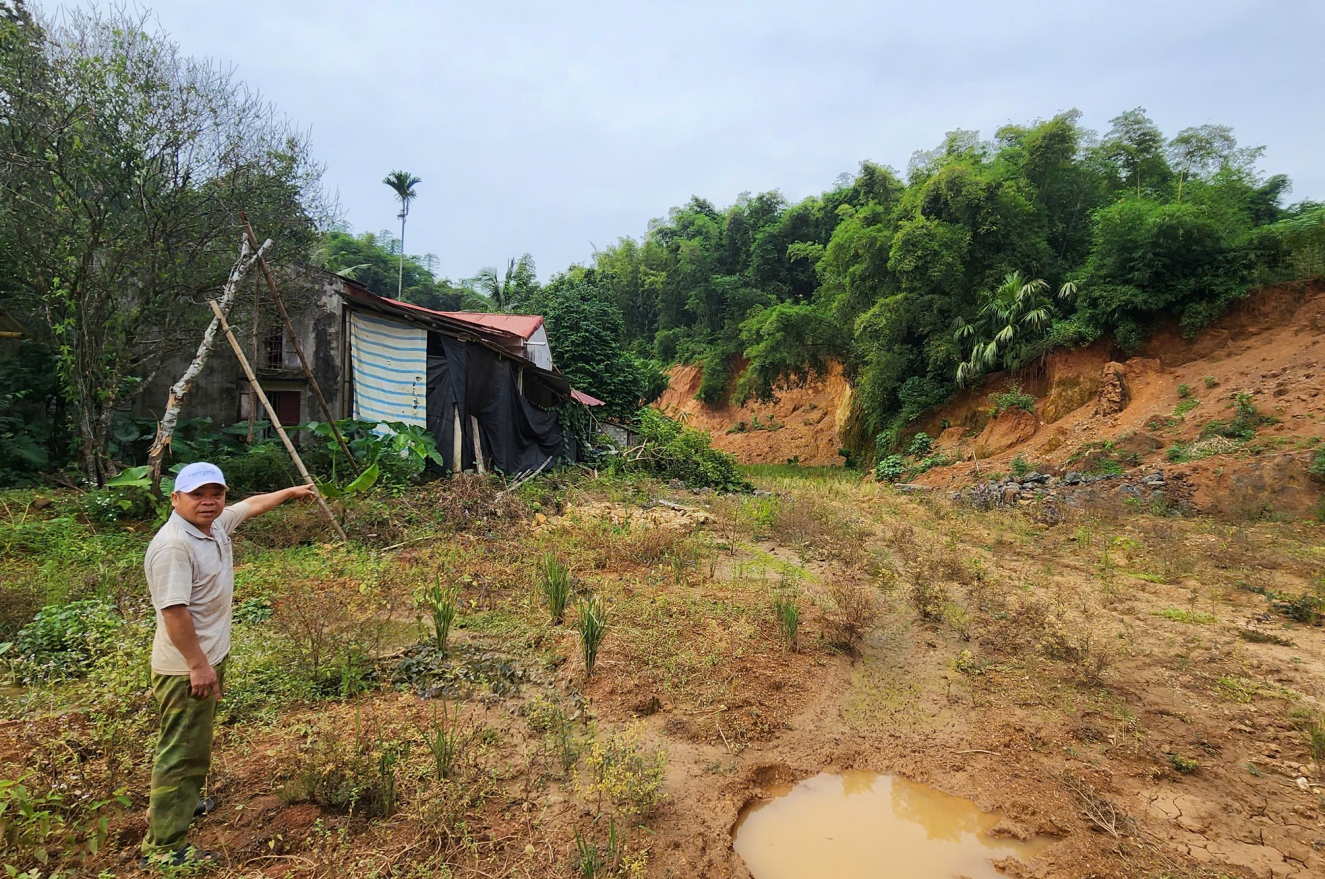 Hộ ông Quách Công Cát, thôn Nguyệt Thịnh, xã Nguyệt Ấn đã không còn nơm nớp lo sợ mỗi khi mùa mưa, lũ về