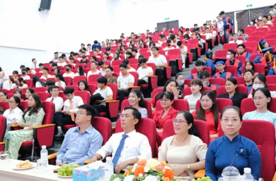 Trường Cao đẳng Kiến trúc – Xây dựng TP.HCM khai giảng năm học mới Trường Cao đẳng Kiến trúc – Xây dựng TP.HCM khai giảng năm học 2024 - 2025