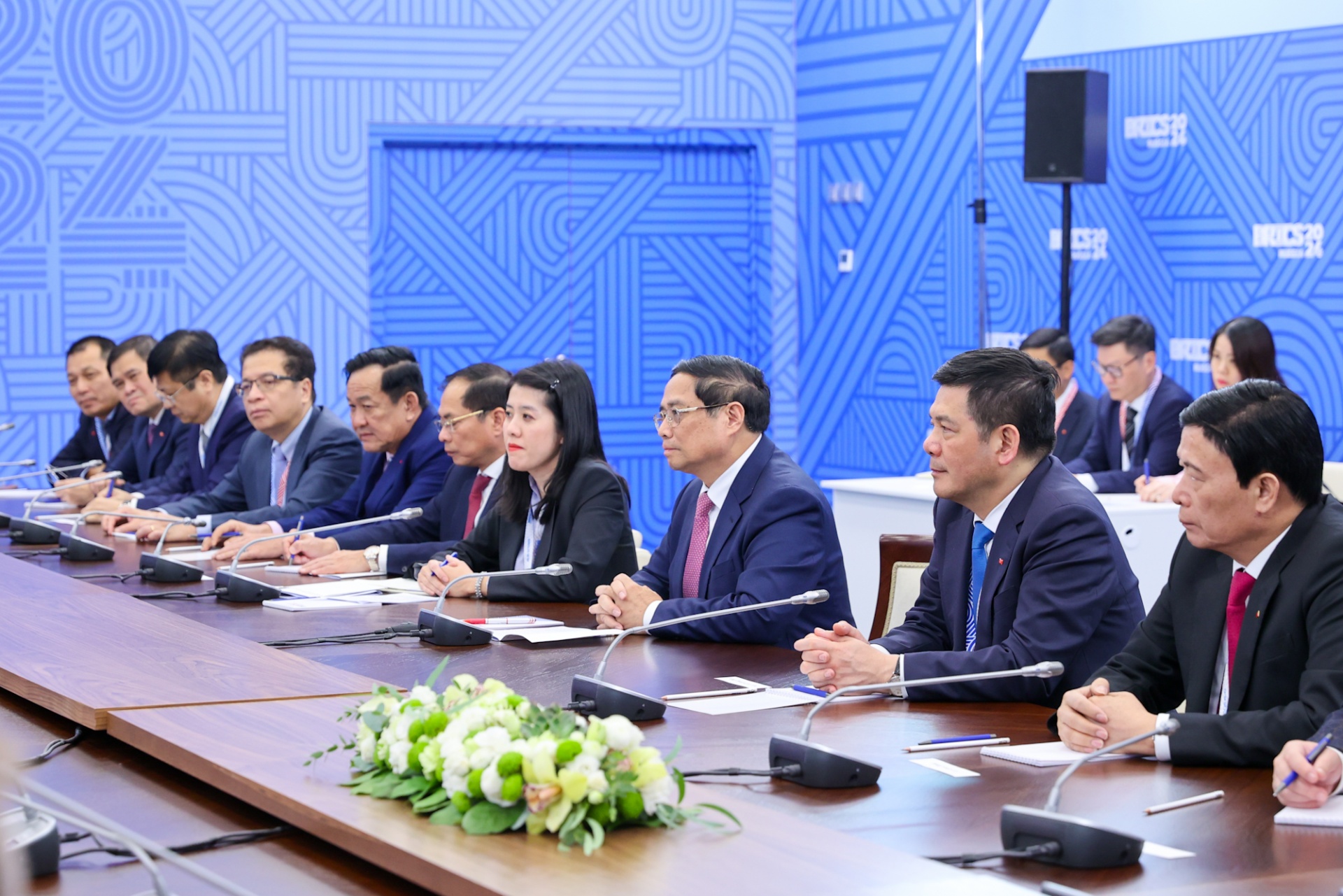 Thủ tướng Phạm Minh Chính khẳng định Đảng, Nhà nước Việt Nam luôn coi trọng quan hệ Đối tác Chiến lược toàn diện với Liên bang Nga; mong muốn làm sâu sắc và hiệu quả hơn nữa quan hệ hợp tác song phương trên tất cả các lĩnh vực - Ảnh: VGP Thủ tướng Phạm Minh Chính khẳng định Đảng, Nhà nước Việt Nam luôn coi trọng quan hệ Đối tác Chiến lược toàn diện với Liên bang Nga; mong muốn làm sâu sắc và hiệu quả hơn nữa quan hệ hợp tác song phương trên tất cả các lĩnh vực - Ảnh: VGP