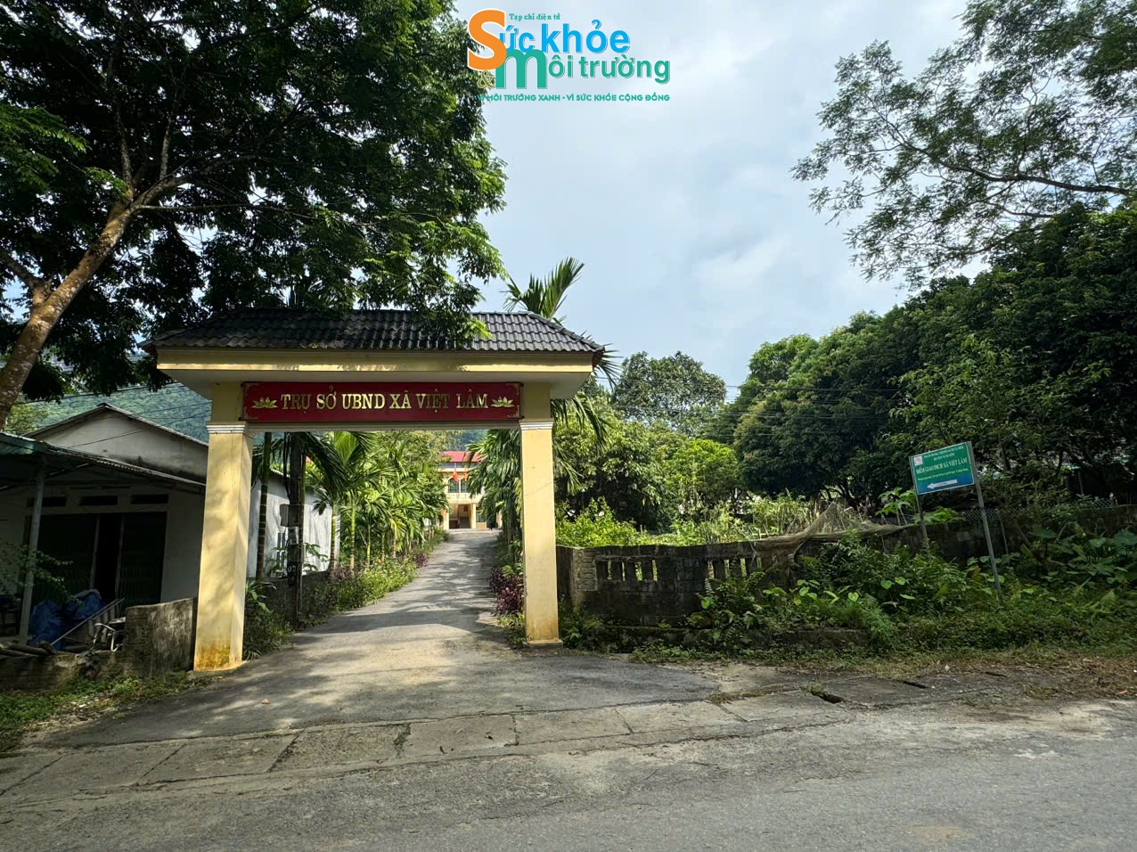 Người dân xã Việt Lâm (Vị Xuyên, Hà Giang) đã nhiều lần “kêu cứu” xóa bỏ tình trạng ô nhiễm môi trường trong khu dân cư từ trang trại lợn Gia Huy lên các cấp chính quyền địa phương, nhưng đến nay vẫn chưa được giải quyết. Ảnh: Thành Đạt