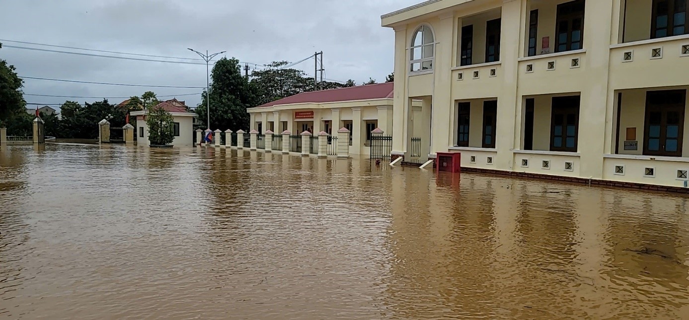 Mưa lũ do ảnh hưởng bão số 6 gây ra nhiều thiệt hại tại Quảng Bình, Quảng Trị