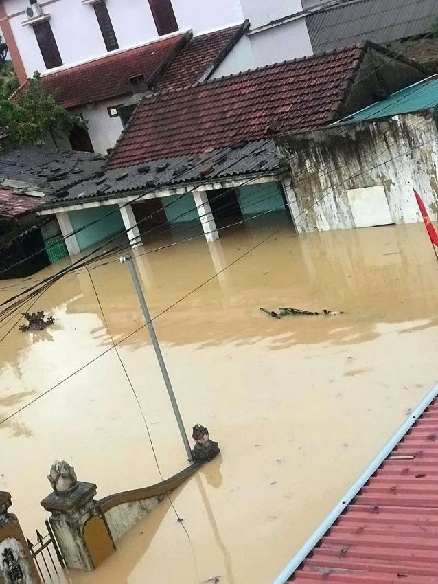 Mưa lũ do ảnh hưởng bão số 6 gây ra nhiều thiệt hại tại Quảng Bình, Quảng Trị