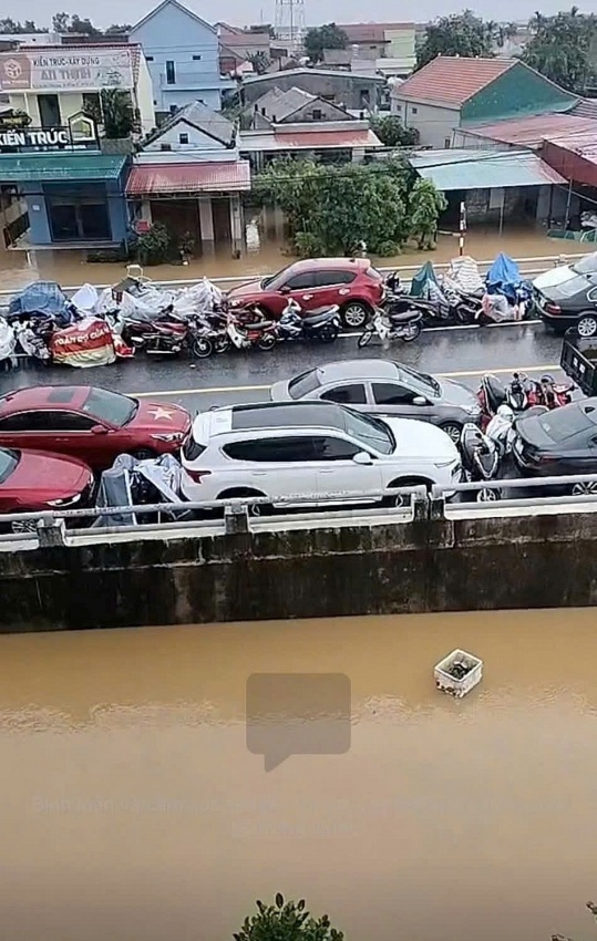 Mưa lũ do ảnh hưởng bão số 6 gây ra nhiều thiệt hại tại Quảng Bình, Quảng Trị