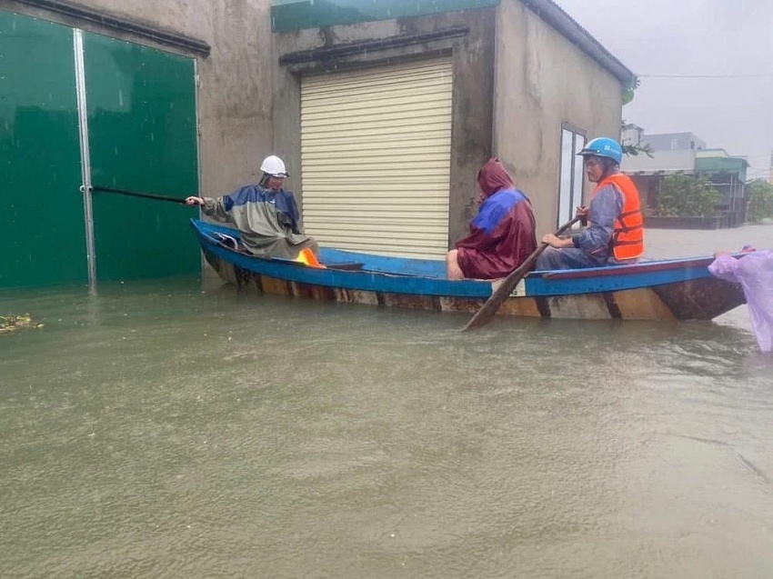 Mưa lũ do ảnh hưởng bão số 6 gây ra nhiều thiệt hại tại Quảng Bình, Quảng Trị