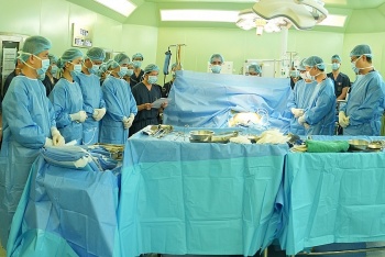 hoi sinh 4 cuoc doi tu mo tang cua nguoi cho chet nao