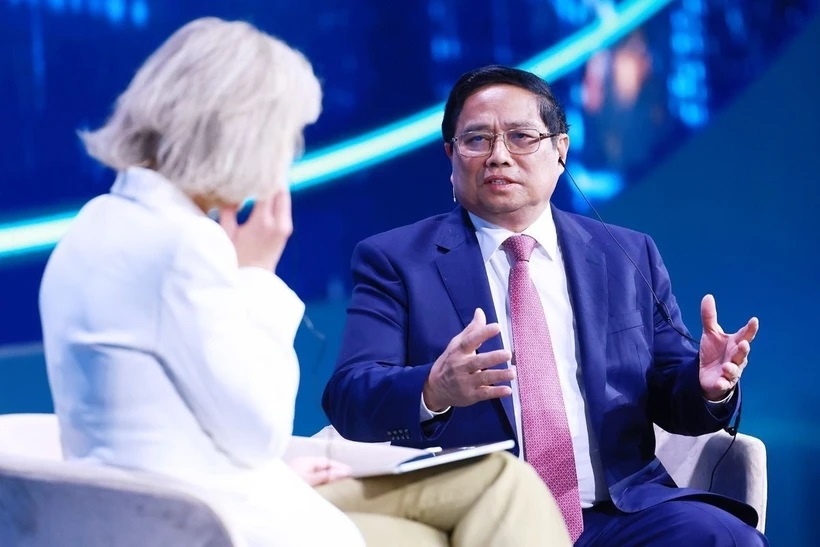 hủ tướng Phạm Minh Chính tham gia thảo luận tại Phiên họp cấp cao Hội nghị Sáng kiến đầu tư tương lai lần thứ 8 (FII8). (Ảnh: TTXVN)