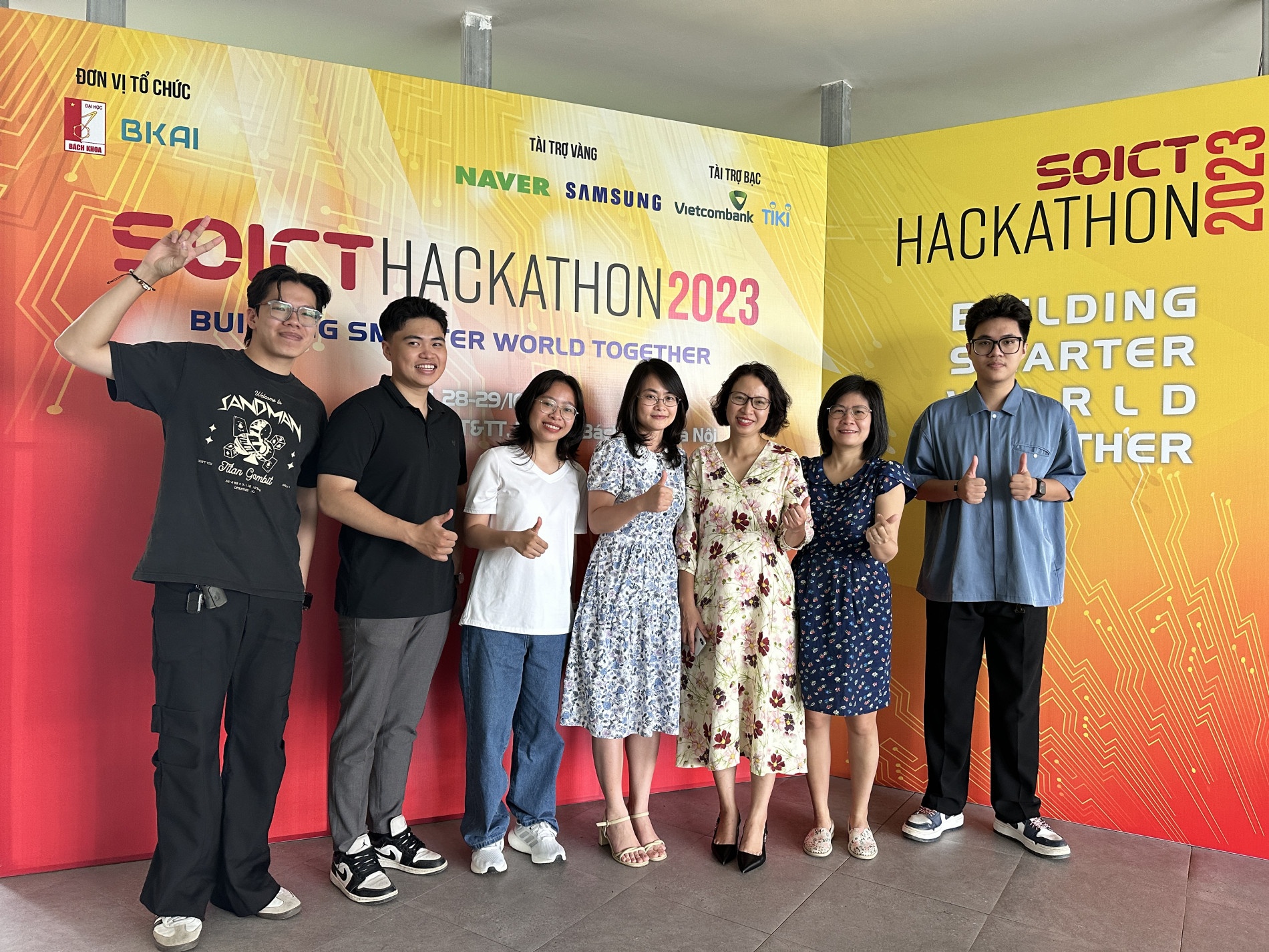 3 giảng viên duyên dáng ĐHBK Hà Nội cùng các sinh viên tham gia dự án nghiên cứu