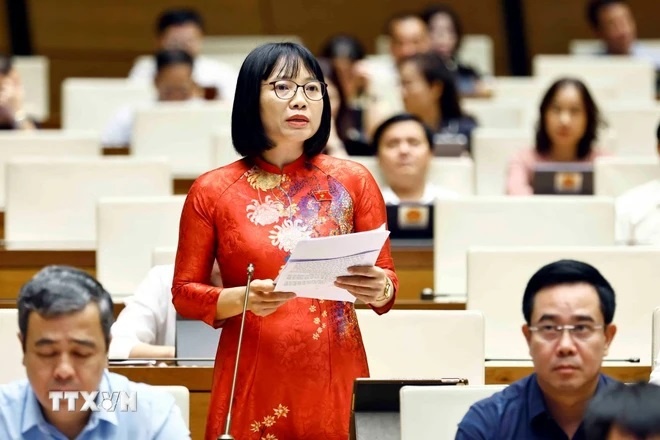 Đại biểu Quốc hội tỉnh Hải Dương Nguyễn Thị Việt Nga phát biểu ý kiến. (Ảnh: TTXVN)