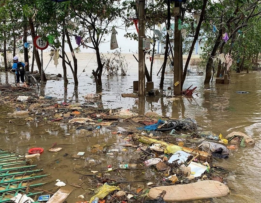 Quảng Bình: Xử lý môi trường, chủ động phòng chống dịch bệnh sau lũ