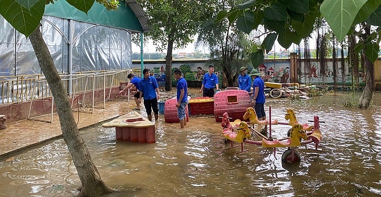 Quảng Bình: Xử lý môi trường, chủ động phòng chống dịch bệnh sau lũ