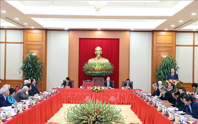 Tổng Bí thư Tô Lâm nhấn mạnh, tư tưởng xuyên suốt của văn kiện lần này là làm thế nào để đất nước phát triển, vươn mình trong kỷ nguyên mới - Ảnh: TTXVN Tổng Bí thư Tô Lâm nhấn mạnh, tư tưởng xuyên suốt của văn kiện lần này là làm thế nào để đất nước phát triển, vươn mình trong kỷ nguyên mới - Ảnh: TTXVN