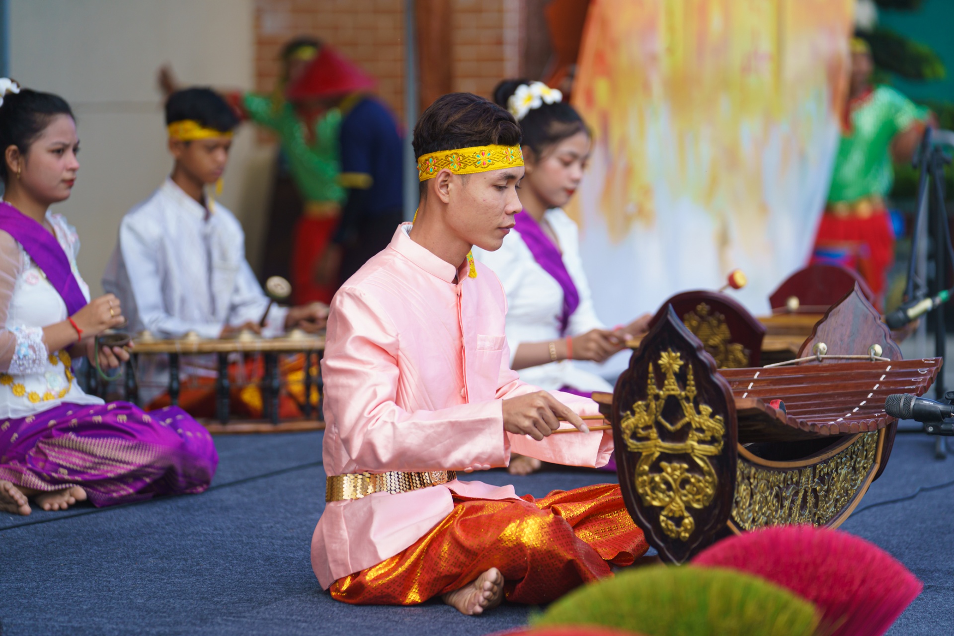 Các nhạc công người Khmer trình diễn nhạc ngũ âm trên núi Bà Đen. Ảnh: Sun World Ba Den Mountain Các nhạc công người Khmer trình diễn nhạc ngũ âm trên núi Bà Đen. Ảnh: Sun World Ba Den Mountain