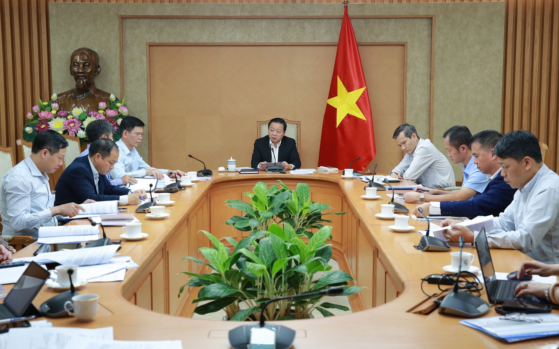 Phó Thủ tướng giao Bộ GTVT nghiên cứu, đề xuất phương án áp dụng tiêu chuẩn khí thải Mức 4 đối với xe gắn máy nhập khẩu mới và xe gắn máy sản xuất, lắp ráp trong thời gian sớm nhất - Ảnh: VGP Phó Thủ tướng giao Bộ GTVT nghiên cứu, đề xuất phương án áp dụng tiêu chuẩn khí thải Mức 4 đối với xe gắn máy nhập khẩu mới và xe gắn máy sản xuất, lắp ráp trong thời gian sớm nhất - Ảnh: VGP