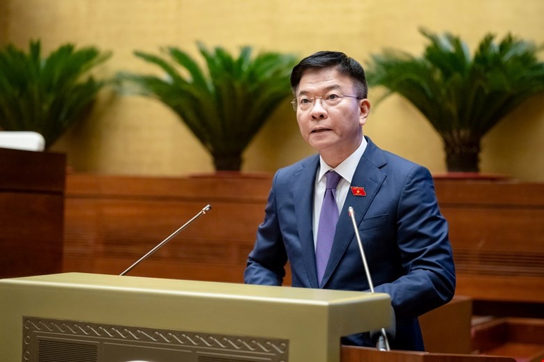 Phó Thủ tướng Chính phủ Lê Thành Long trình bày Tờ trình về chủ trương đầu tư Chương trình mục tiêu quốc gia phòng, chống ma túy đến năm 2030
