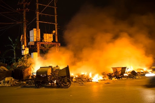 Nguy cơ cháy nổ từ việc đốt rác tự phát Nguy cơ cháy nổ từ việc đốt rác tự phát