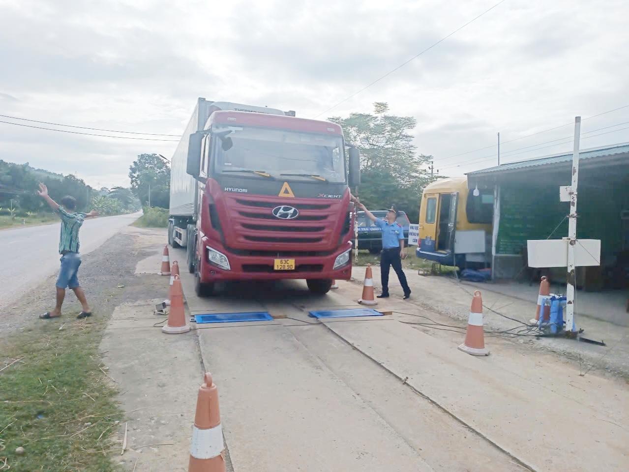 Thanh tra Sở Giao thông Vận tải Hòa Bình tăng cường công tác thanh tra, kiểm tra đảm bảo trật tự an toàn giao thông trong dịp cuối năm Thanh tra Sở Giao thông Vận tải Hòa Bình tăng cường công tác thanh tra, kiểm tra đảm bảo trật tự an toàn giao thông trong dịp cuối năm