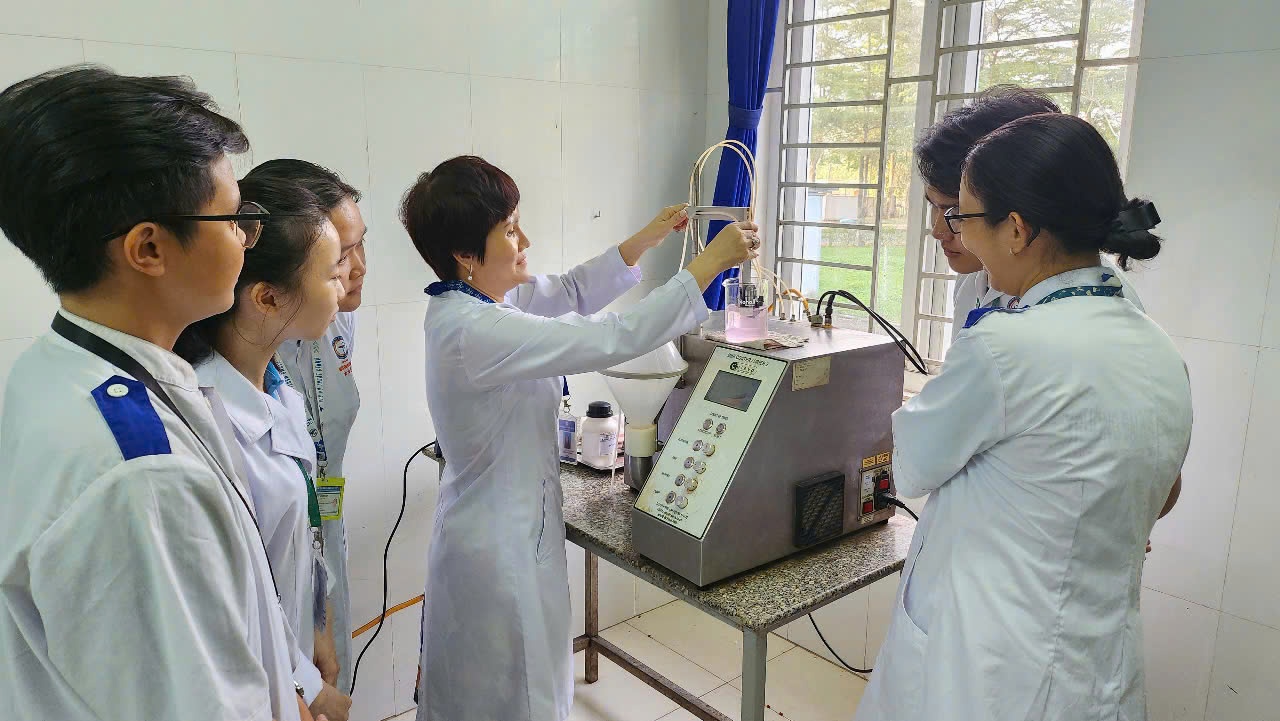 Phó giáo sư, Tiến sĩ Huỳnh Thị Mỹ Duyên: Tâm huyết góp sức vào chiến lược phát triển ngành Dược Việt Nam Phó giáo sư, Tiến sĩ Huỳnh Thị Mỹ Duyên: Tâm huyết góp sức vào chiến lược phát triển ngành Dược Việt Nam