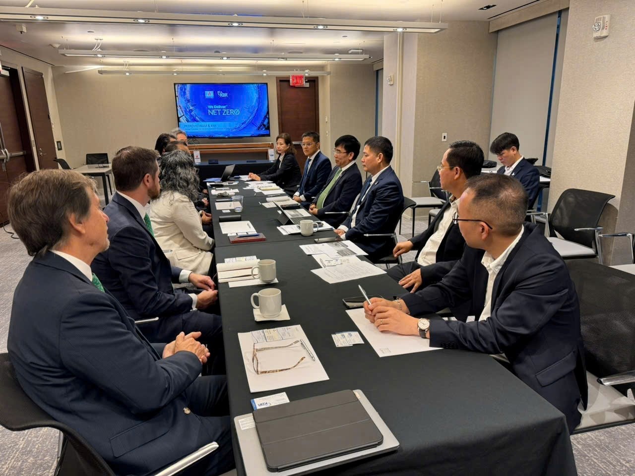 Petrovietnam tiên phong hội nhập, mạnh mẽ chuyển mình Petrovietnam tiên phong hội nhập, mạnh mẽ chuyển mình