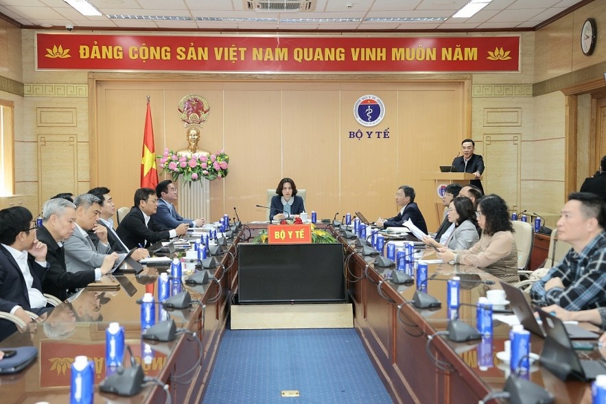 Các đại biểu tham dự tại điểm cầu Bộ Y tế. Các đại biểu tham dự tại điểm cầu Bộ Y tế.