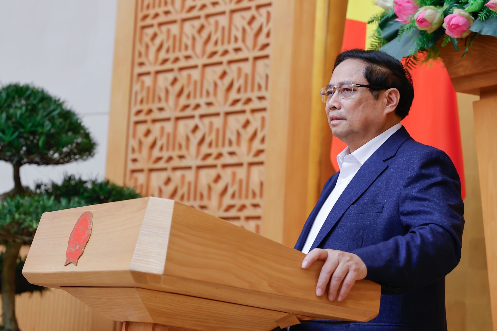 Thủ tướng Phạm Minh Chính phát biểu kết luận Phiên họp Chính phủ chuyên đề về xây dựng pháp luật tháng 11/2024 - Ảnh: VGP