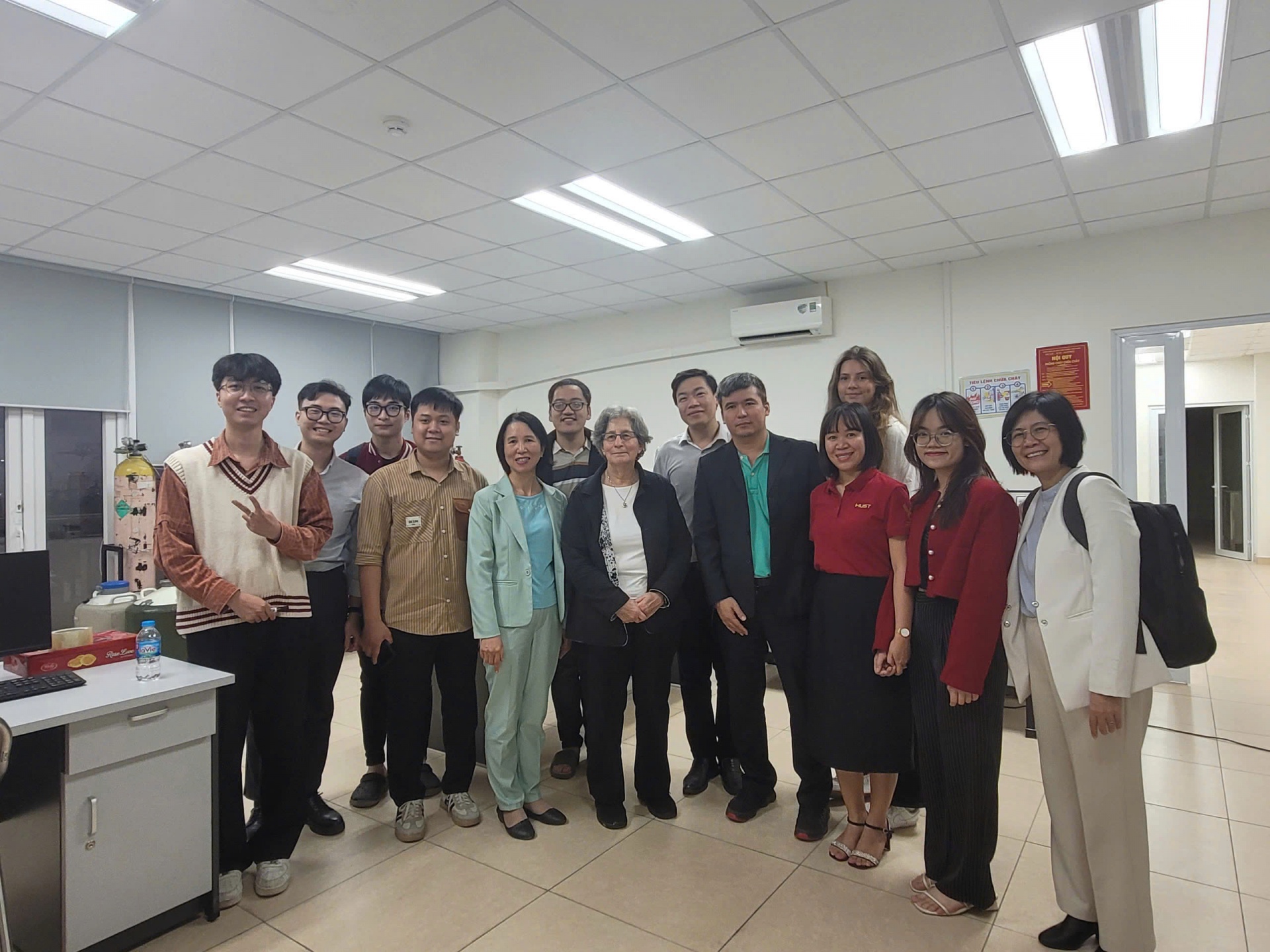 Nhà khoa học truyền cảm hứng nghiên cứu vì tương lai năng lượng bền vững và môi trường xanh