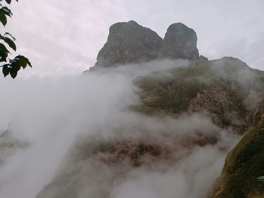 undefined Đệ nhất hùng sơn Tây Bắc: Ngũ Chỉ Sơn sức hút từ du lịch khám phá