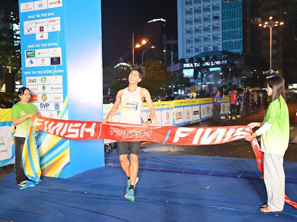 Có 3.150 vận động viên tham gia Giải “Nha Trang Night Run Sanvinest - Báo Khánh Hòa 2024”