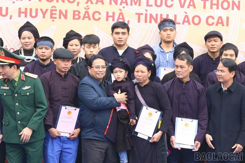 Thủ tướng yêu cầu khôi phục lại sản xuất kinh doanh, tạo sinh kế mới cho người dân