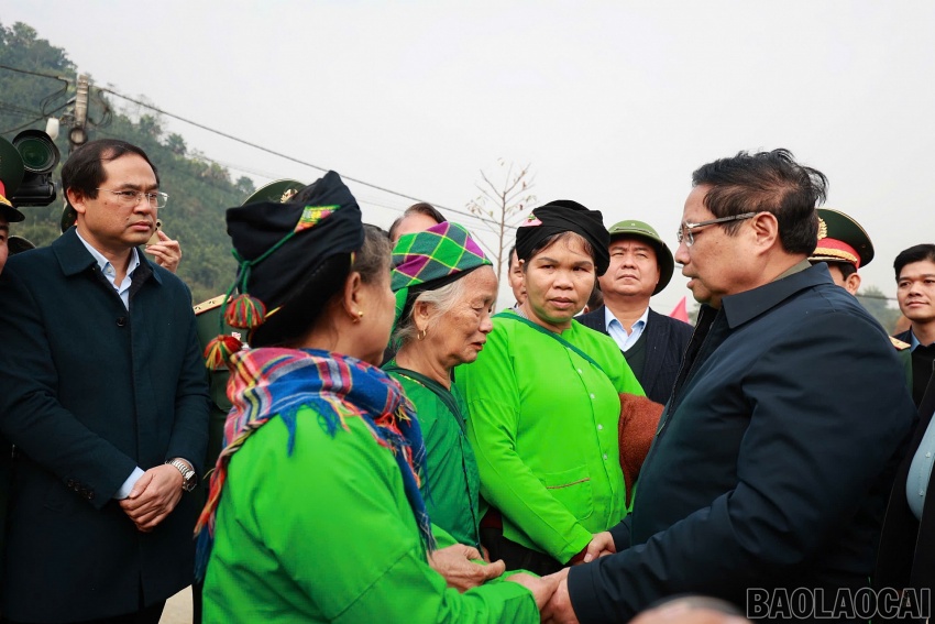 Thủ tướng yêu cầu khôi phục lại sản xuất kinh doanh, tạo sinh kế mới cho người dân