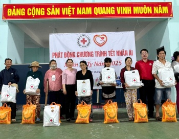 trao 80 suat qua tet nhan ai den nguoi dan co hoan canh kho khan