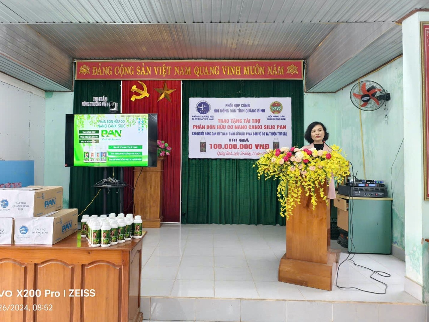 Bà Đỗ Thi Hoài Thu – phó Chủ tích hội Nông dân tỉnh Quảng Bình phát biểu tại buổi lễ