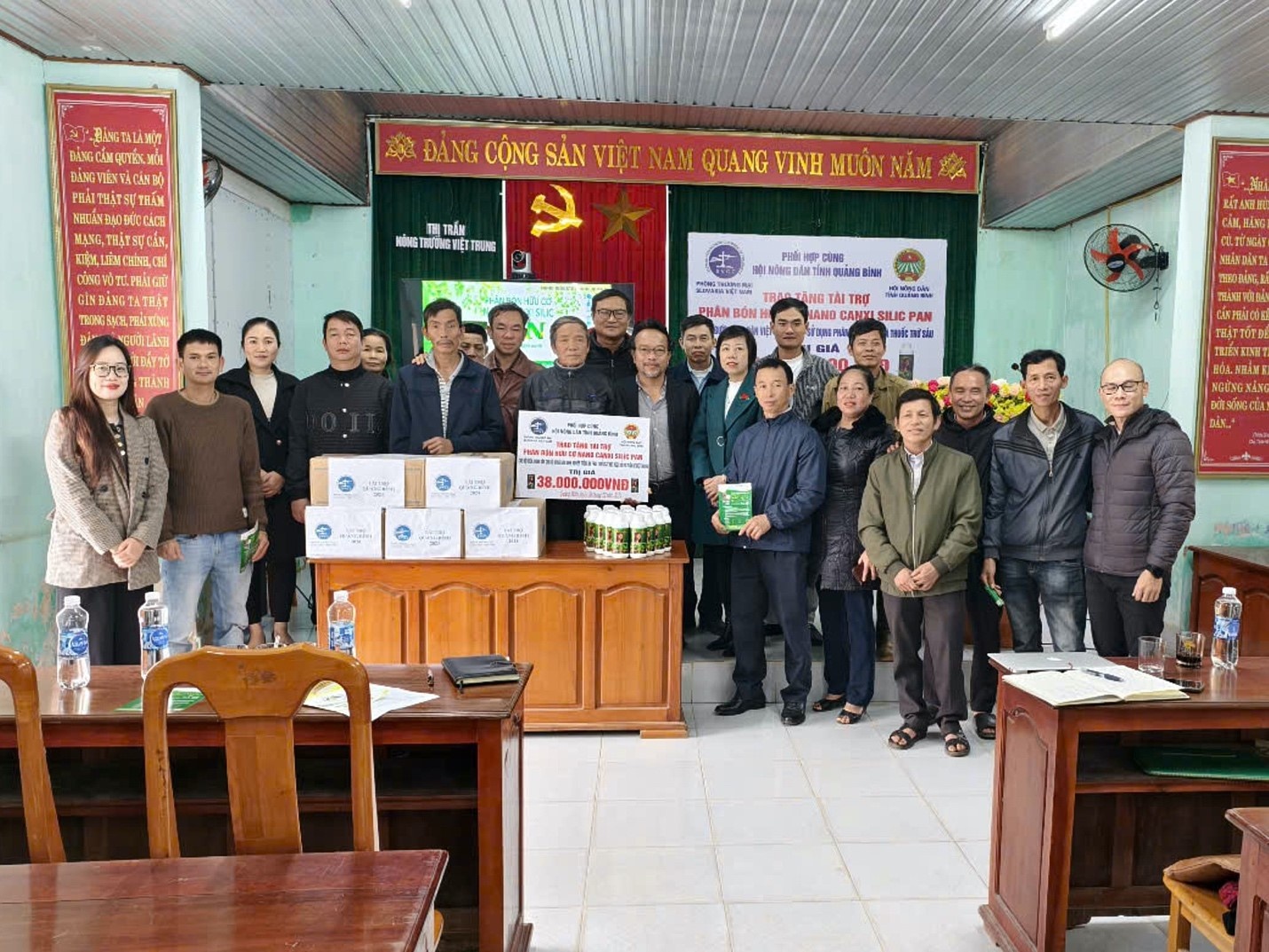      Ngoài các chương trình tri ân tại Quảng Bình, SVCC còn kết nối nhiều nội dung hỗ trợ, xúc tiến thương mại không vi lợi nhuận trong nhiều lĩnh vực khác, nhằm góp phần phát huy mối quan hệ tốt đẹp giữa Slovakia và Việt Nam.