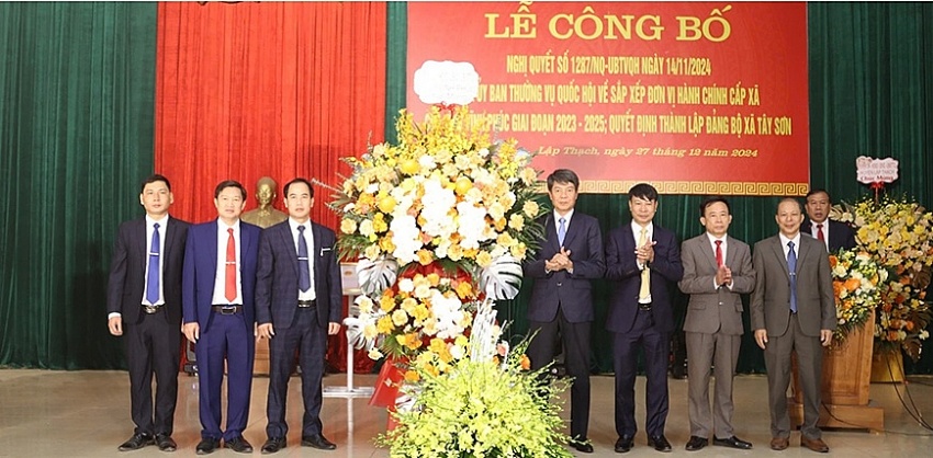 undefined Huyện Lập Thạch tổ chức Lễ công bố Quyết định thành lập Đảng bộ xã Tây Sơn