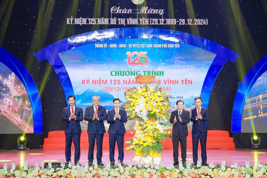 Thành phố Vĩnh Yên tiếp bước 125 năm xây dựng và phát triển vững bước tiến vào kỷ nguyên mới Thành phố Vĩnh Yên tiếp bước 125 năm xây dựng và phát triển vững bước tiến vào kỷ nguyên mới