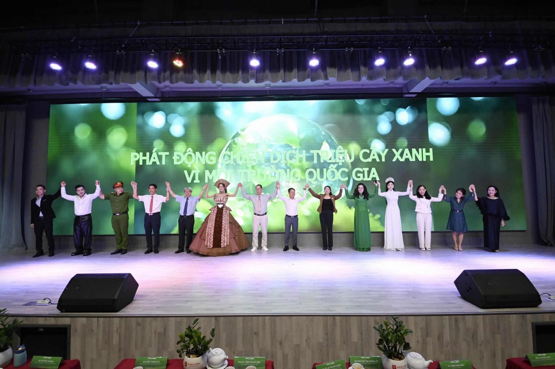 Chiến dịch “Triệu cây xanh vì môi trường quốc gia”