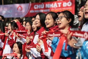 hang nghin sinh vien dang ky hien mau trong chu nhat do lan thu 17