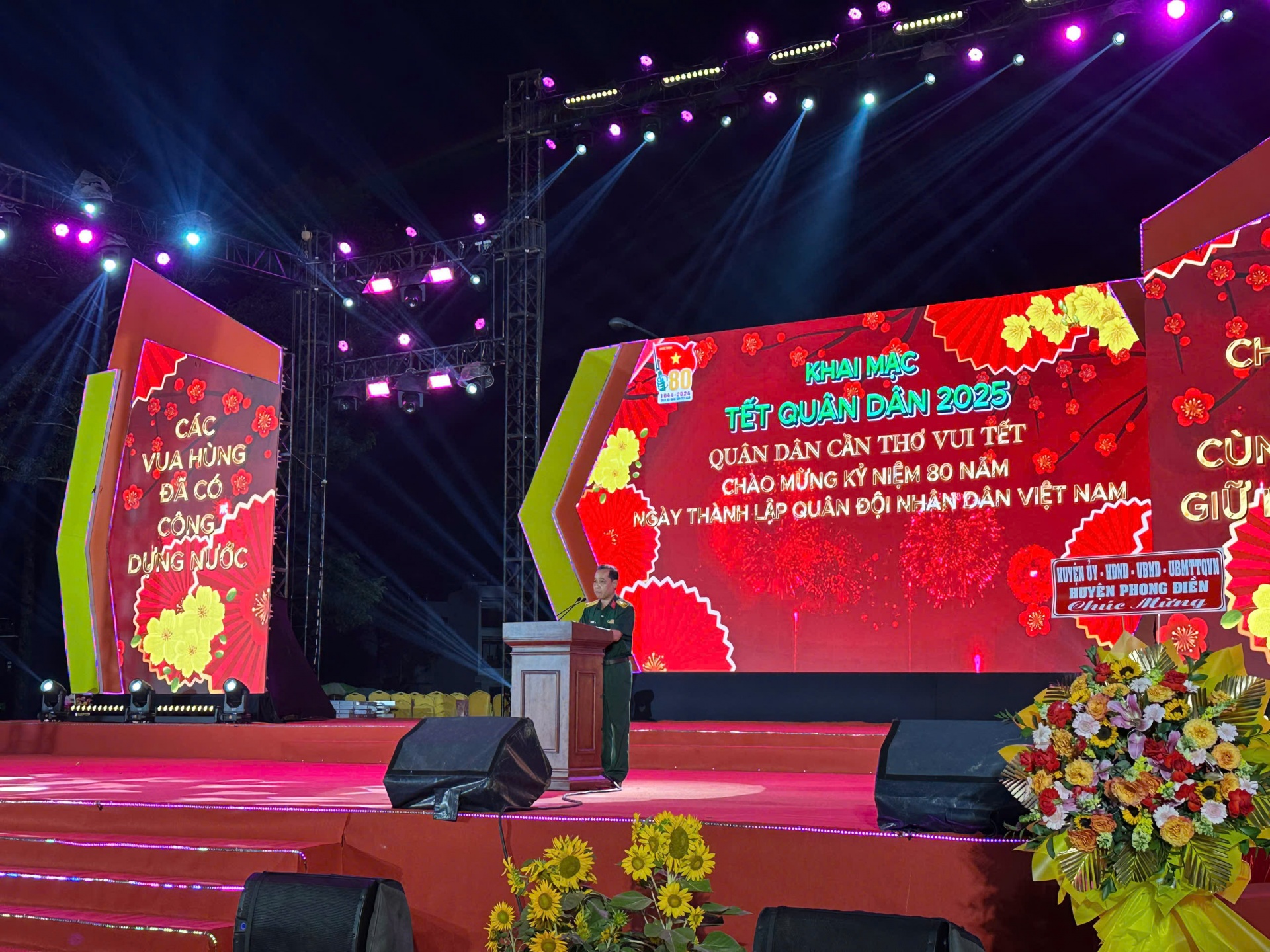 Cần Thơ: Khai mạc Tết Quân dân lần thứ 19