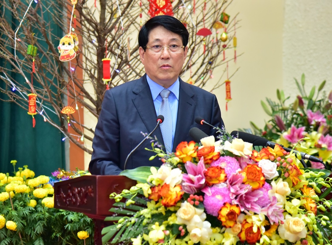 Chủ tịch nước Lương Cường thăm, chúc Tết lực lượng vũ trang Quân khu 9