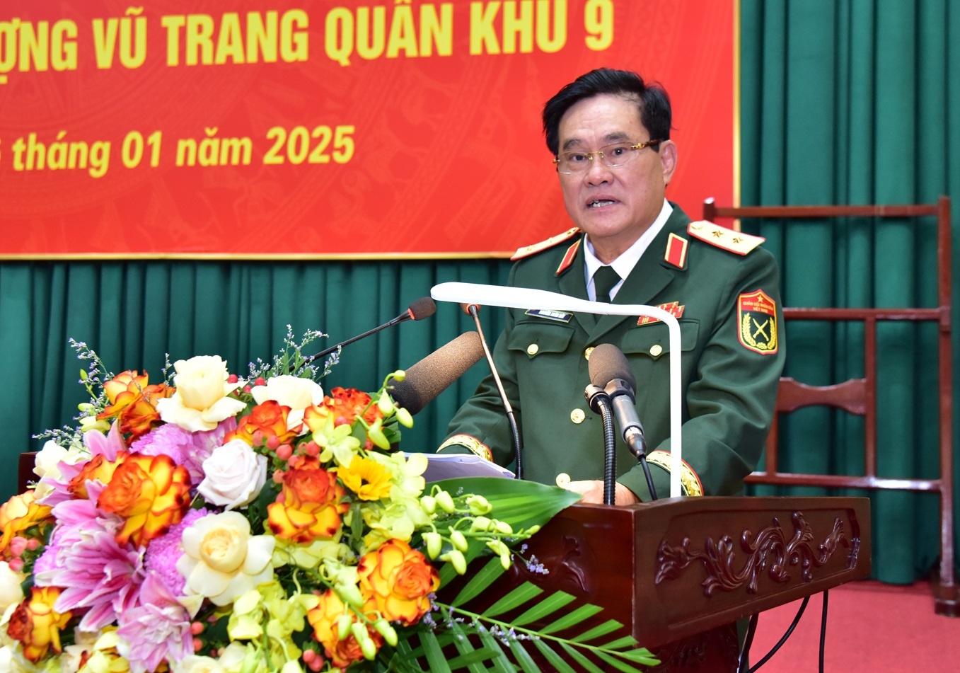 Chủ tịch nước Lương Cường thăm, chúc Tết lực lượng vũ trang Quân khu 9