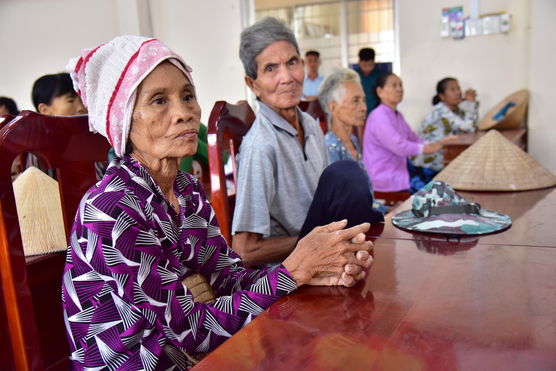 Tạp chí Sức khỏe và Môi trường trao 120 phần quà tại huyện Cờ Đỏ