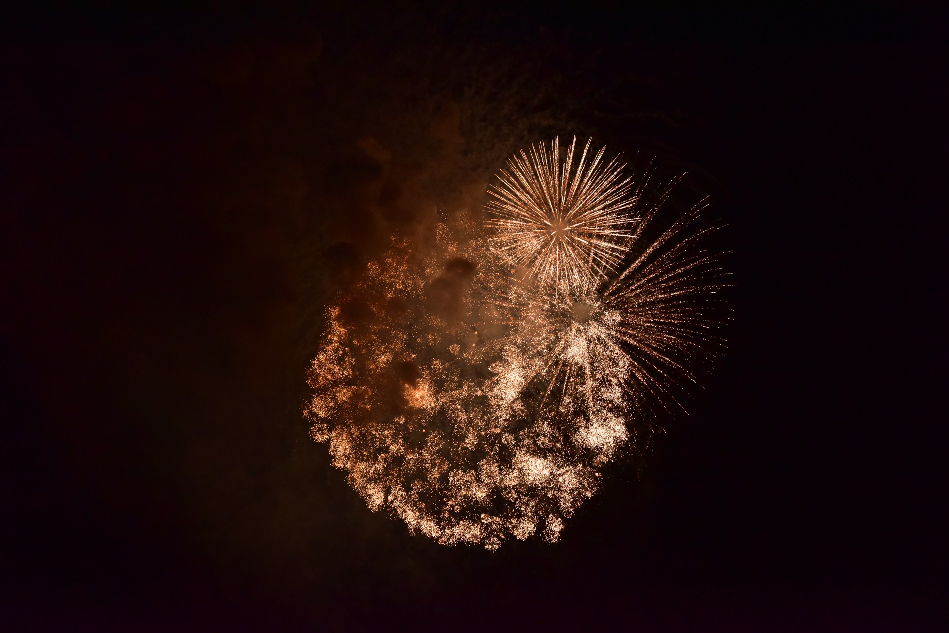 Người dân Cần Thơ tưng bừng đón Giao thừa Xuân Ất Tỵ 2025