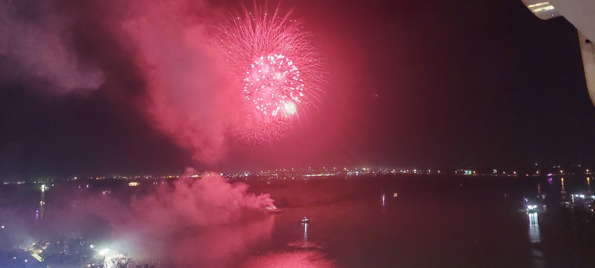 Người dân Cần Thơ tưng bừng đón Giao thừa Xuân Ất Tỵ 2025