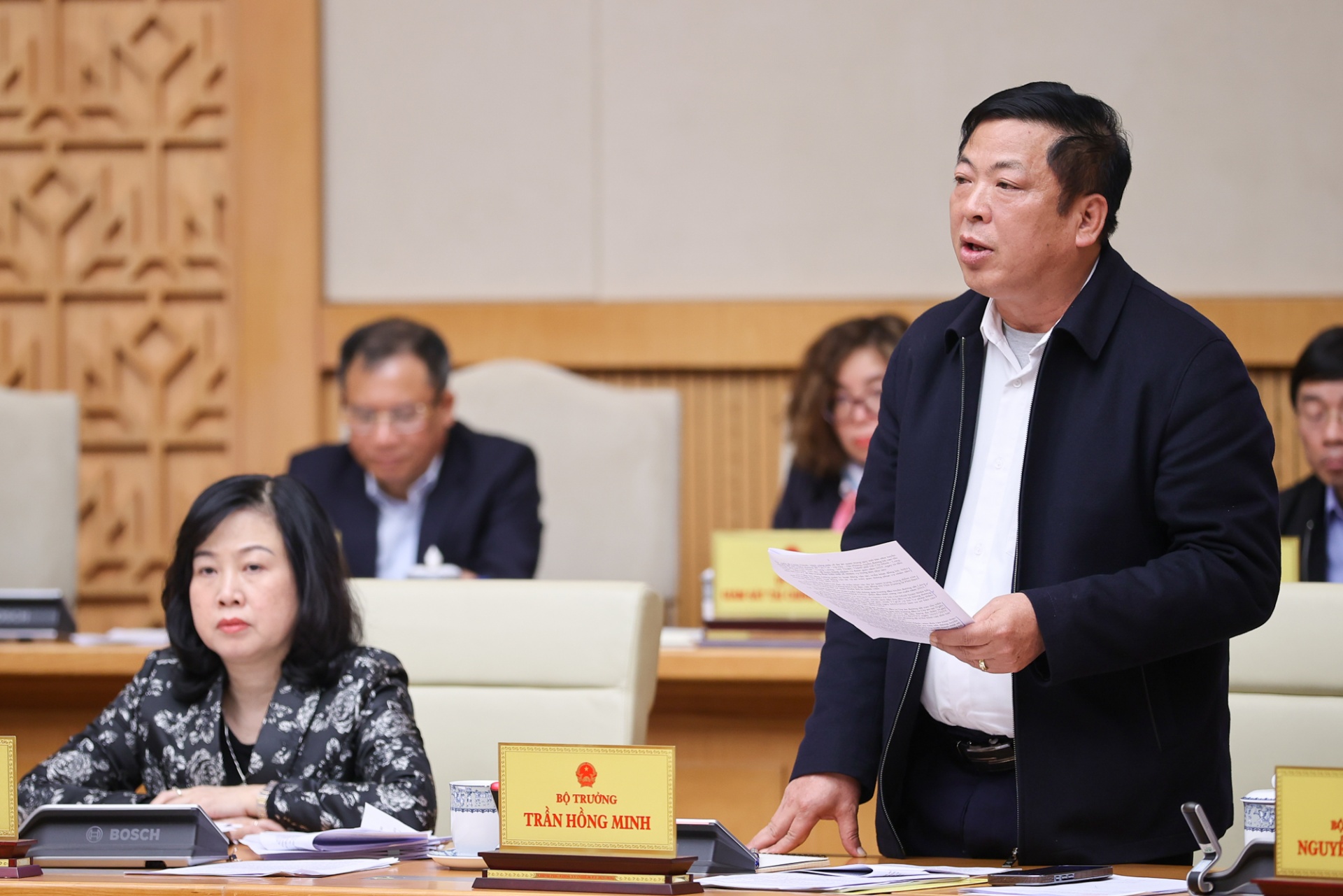 Bộ trưởng Bộ GTVT Trần Hồng Minh phát biểu tại phiên họp - Ảnh: VGP Bộ trưởng Bộ GTVT Trần Hồng Minh phát biểu tại phiên họp - Ảnh: VGP