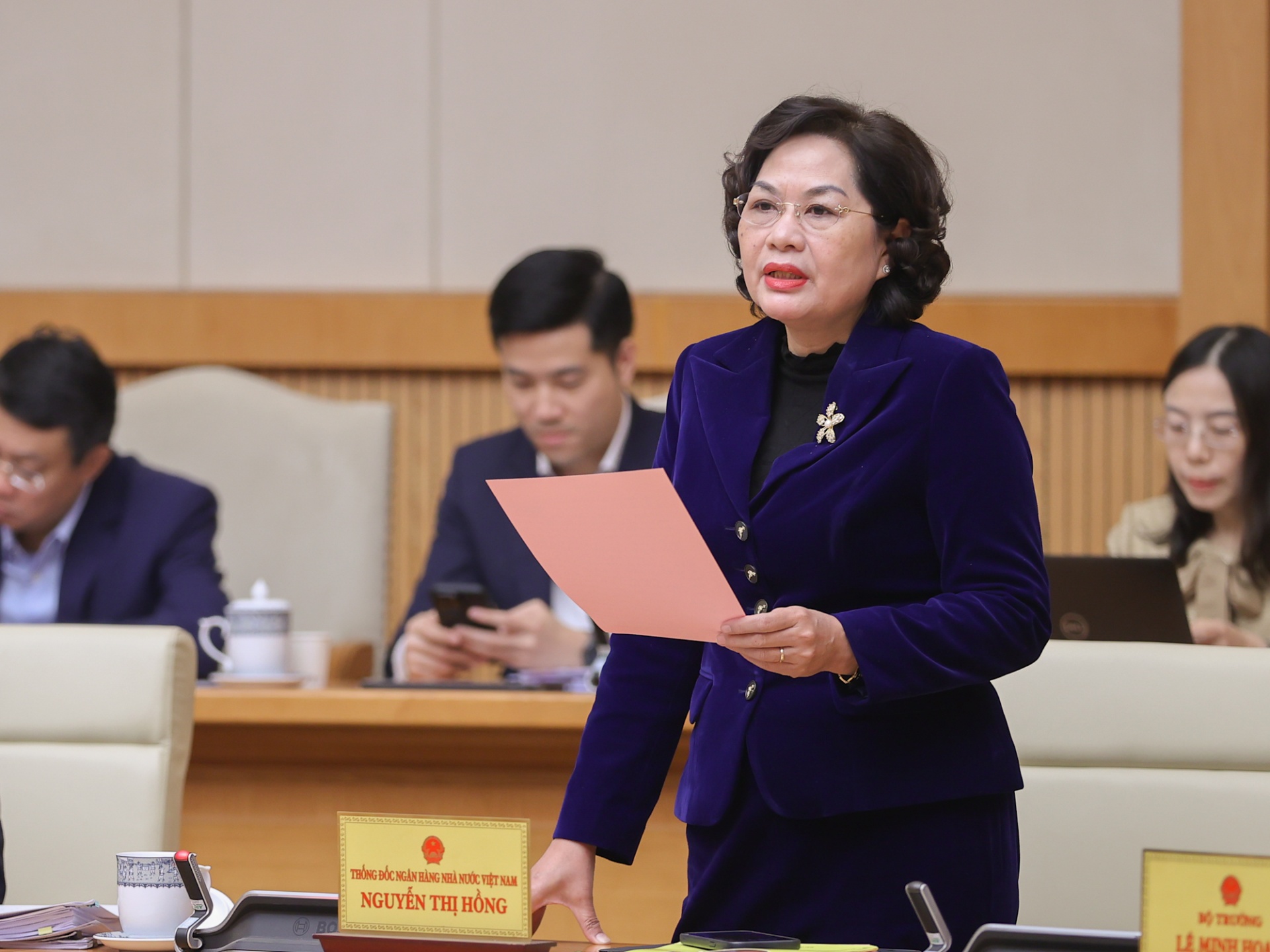 Thống đốc NHNN Nguyễn Thị Hồng phát biểu tại phiên họp - Ảnh: VGP Thống đốc NHNN Nguyễn Thị Hồng phát biểu tại phiên họp - Ảnh: VGP
