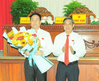 ong tran van huyen duoc bau lam chu tich ubnd tinh hau giang