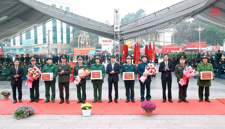 Vĩnh Phúc: Hơn 2000 tân binh lên đường nhập ngũ trong khí thế sôi nổi đầu xuân mới 2025